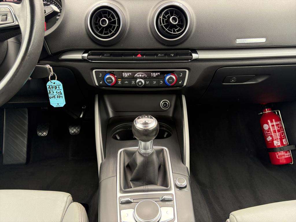 Audi A3 Cabriolet Audi A3 Cabriolet 1.6 TDI 81(110) kW(PS)6-speed
