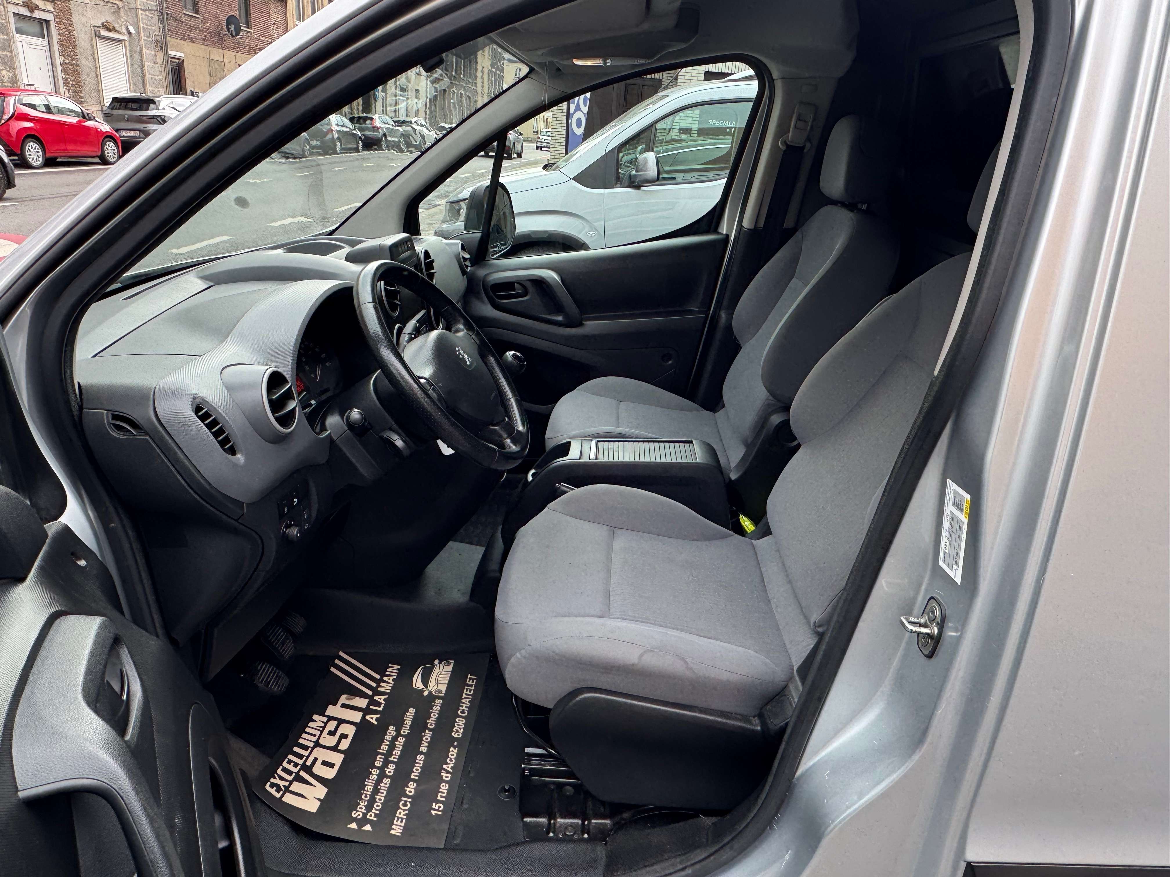 Peugeot Partner Utilitaire 1.6 BlueHDi Airco Gps 2Place RadarReclt