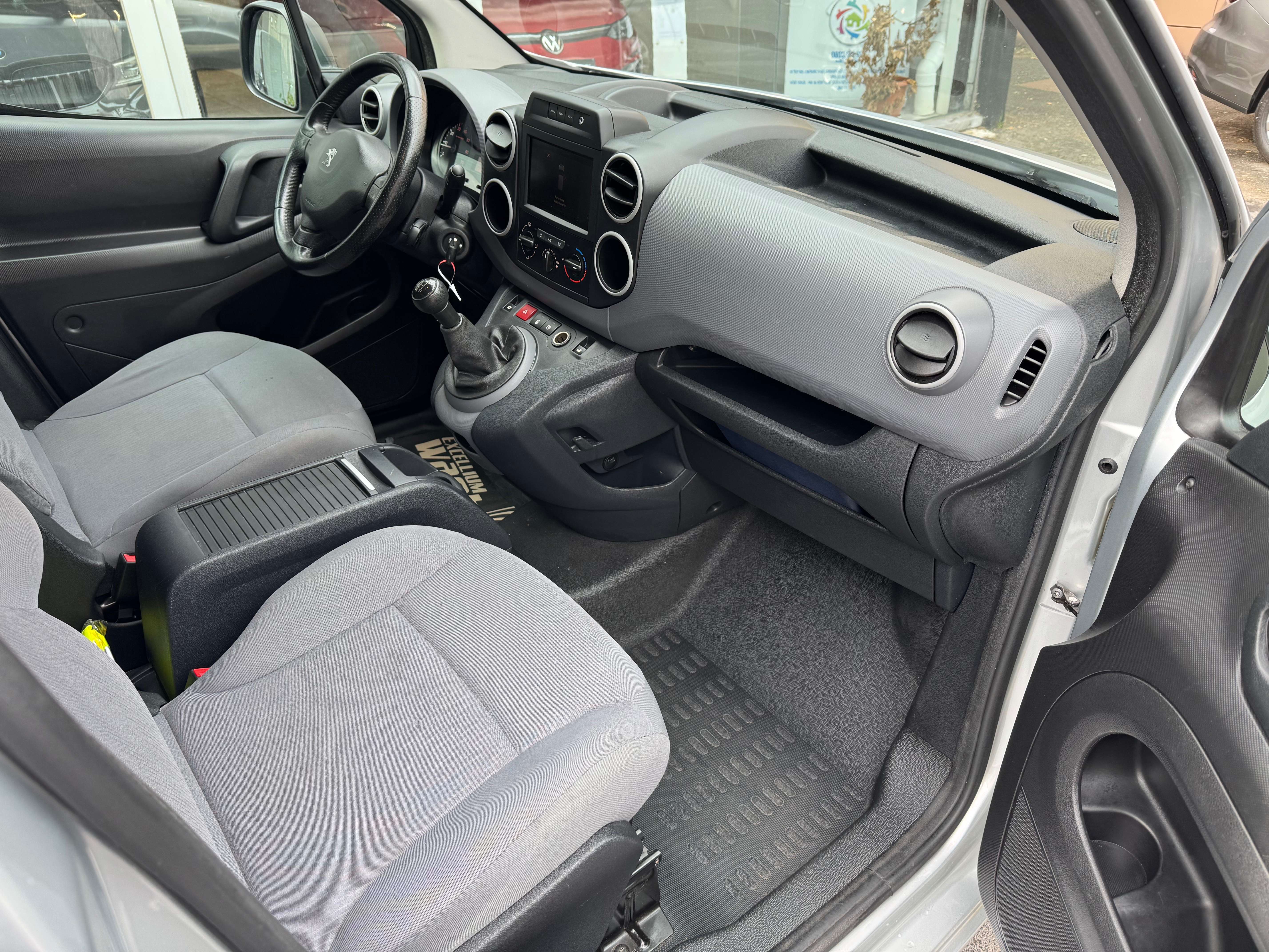 Peugeot Partner Utilitaire 1.6 BlueHDi Airco Gps 2Place RadarReclt