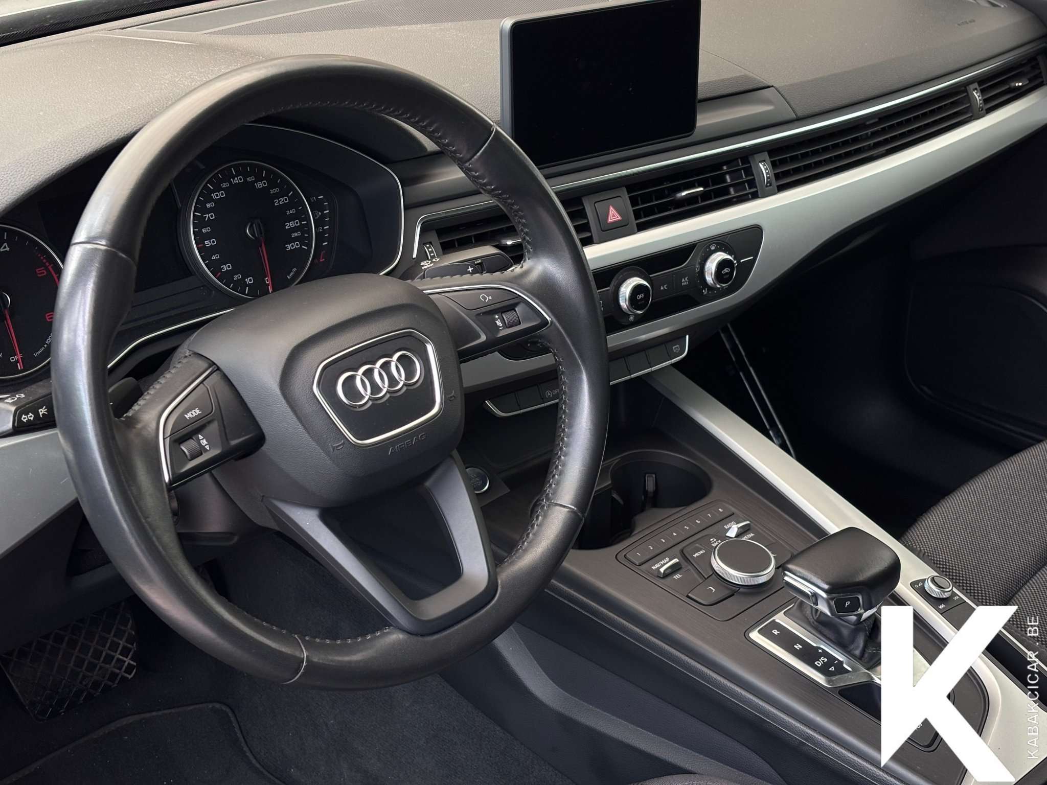 Audi A4 2.0 TDi 136cv B.V S tronic//GPS/CAPTEURS/TEL/USB