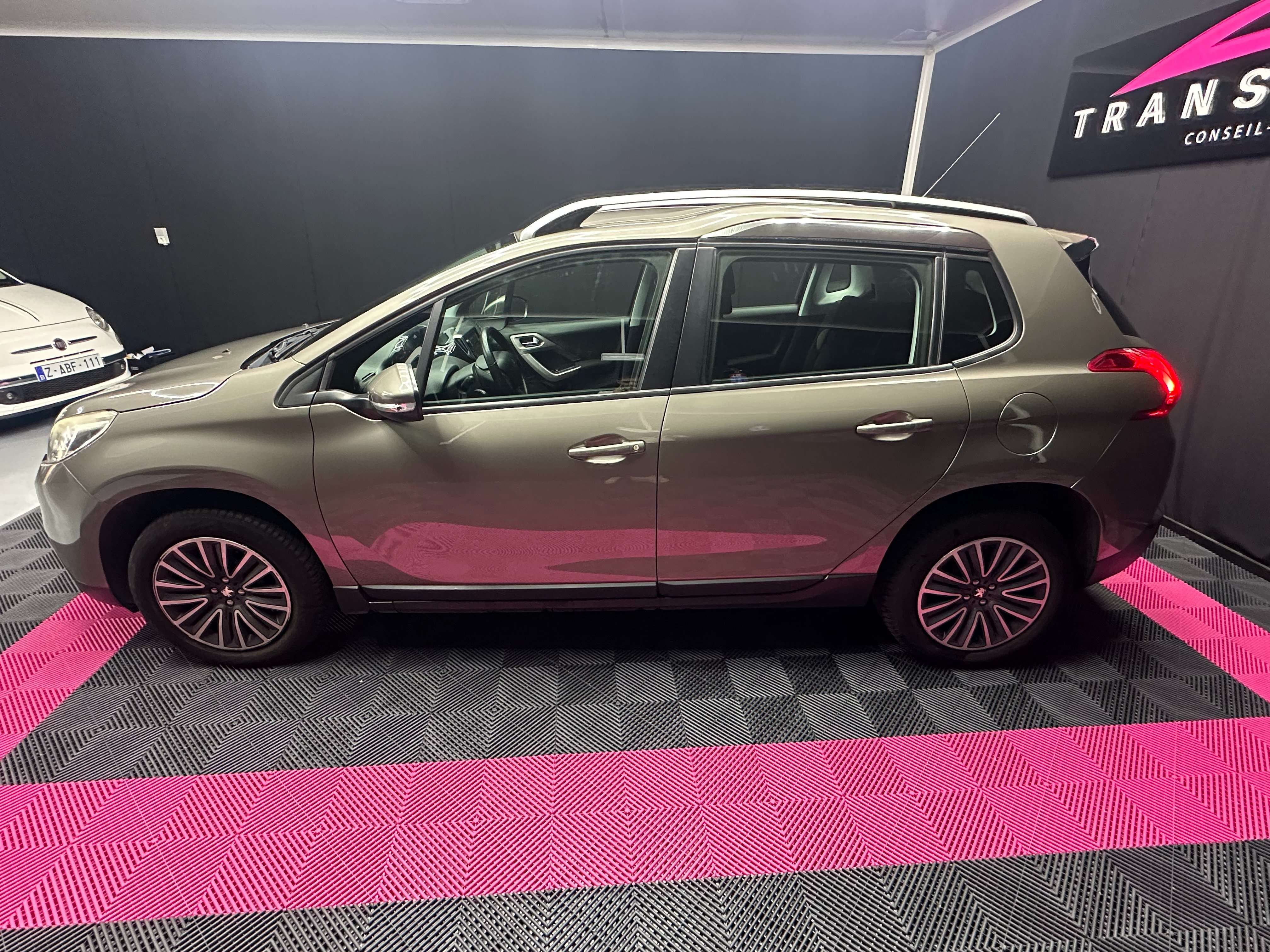 Peugeot 2008 Courroie changée/entretient/ Garantie 12 Mois