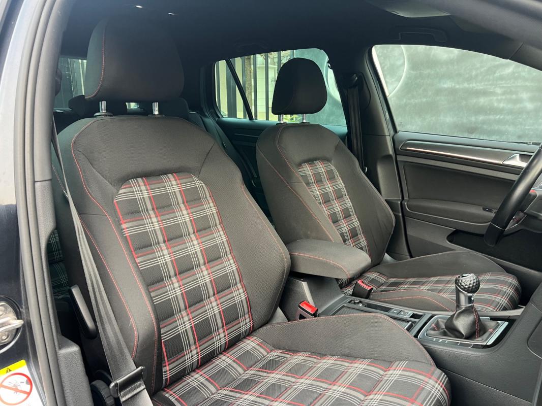Volkswagen Golf VII GTI BVM 6 230 Ch