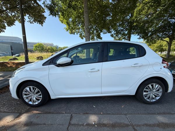 Peugeot 208 82cv, CarPlay, Courroie de Distribution neuve