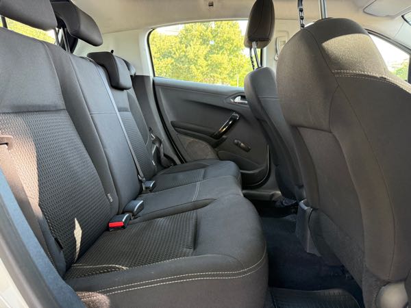 Peugeot 208 82cv, CarPlay, Courroie de Distribution neuve