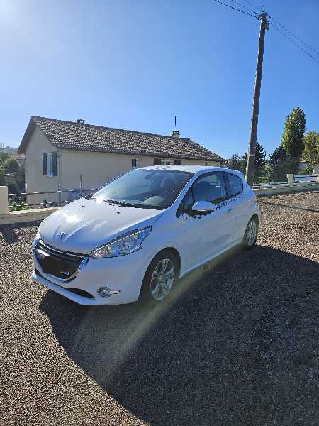 Peugeot 208 1.2 VTI 82 ALLURE 3P