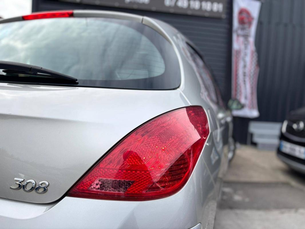 Peugeot 308 1.6 HDi90 Premium 5p