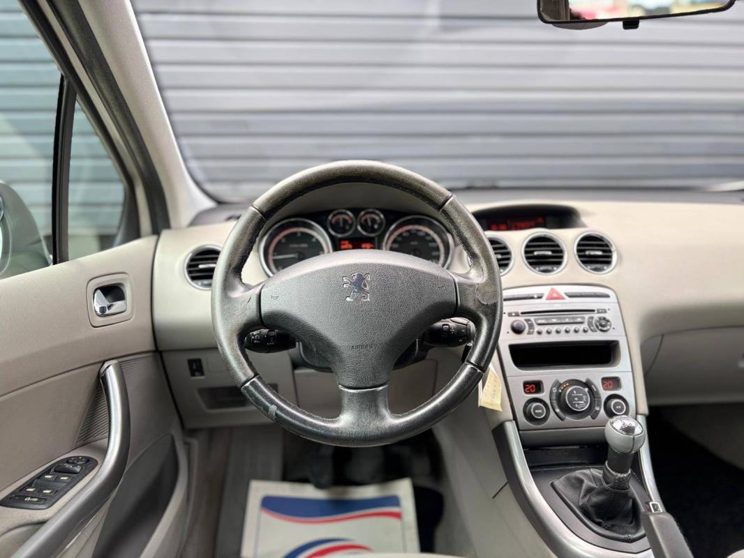 Peugeot 308 1.6 HDi90 Premium 5p
