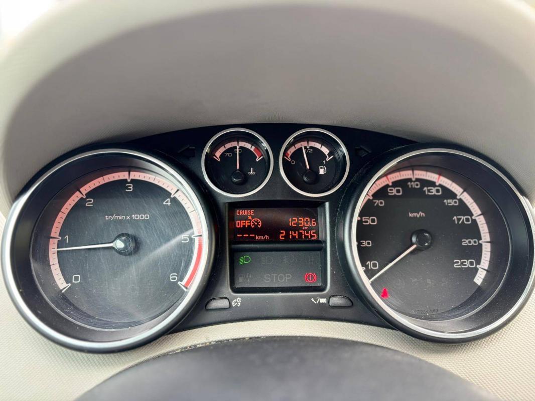 Peugeot 308 1.6 HDi90 Premium 5p