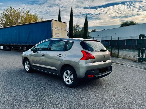 Peugeot 3008 équipe handicapée