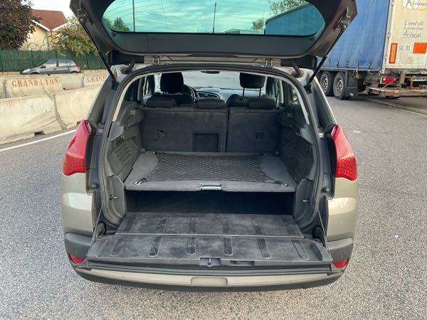 Peugeot 3008 équipe handicapée