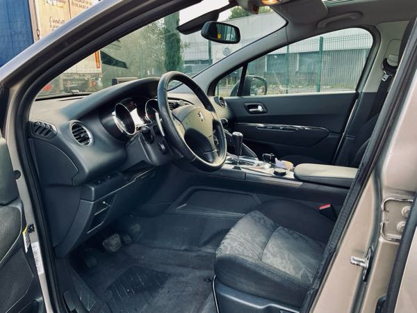 Peugeot 3008 équipe handicapée