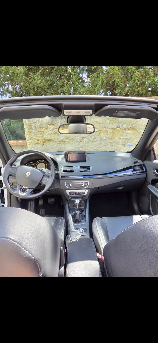 Renault Megane III (3) COUPE CABRIOLET 1.9 DCI 130 FAP ENERGY INTENS