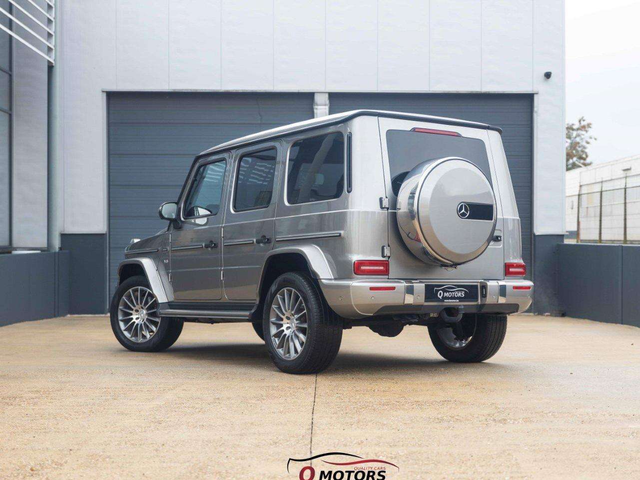 Mercedes-Benz G 500 AMG Line-ACC-LED-360