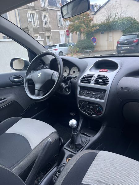 Peugeot 206 (2) 1.4 75 GENERATION 5P