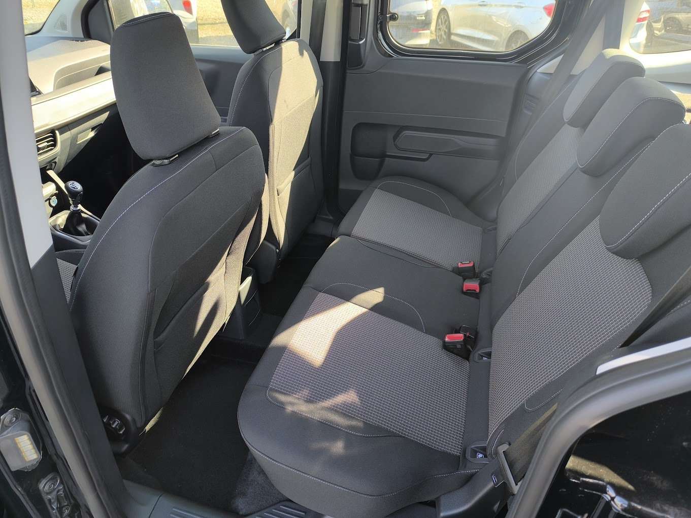 Ford Tourneo Courier Trend - 1.0i 125cv M6 - Stock