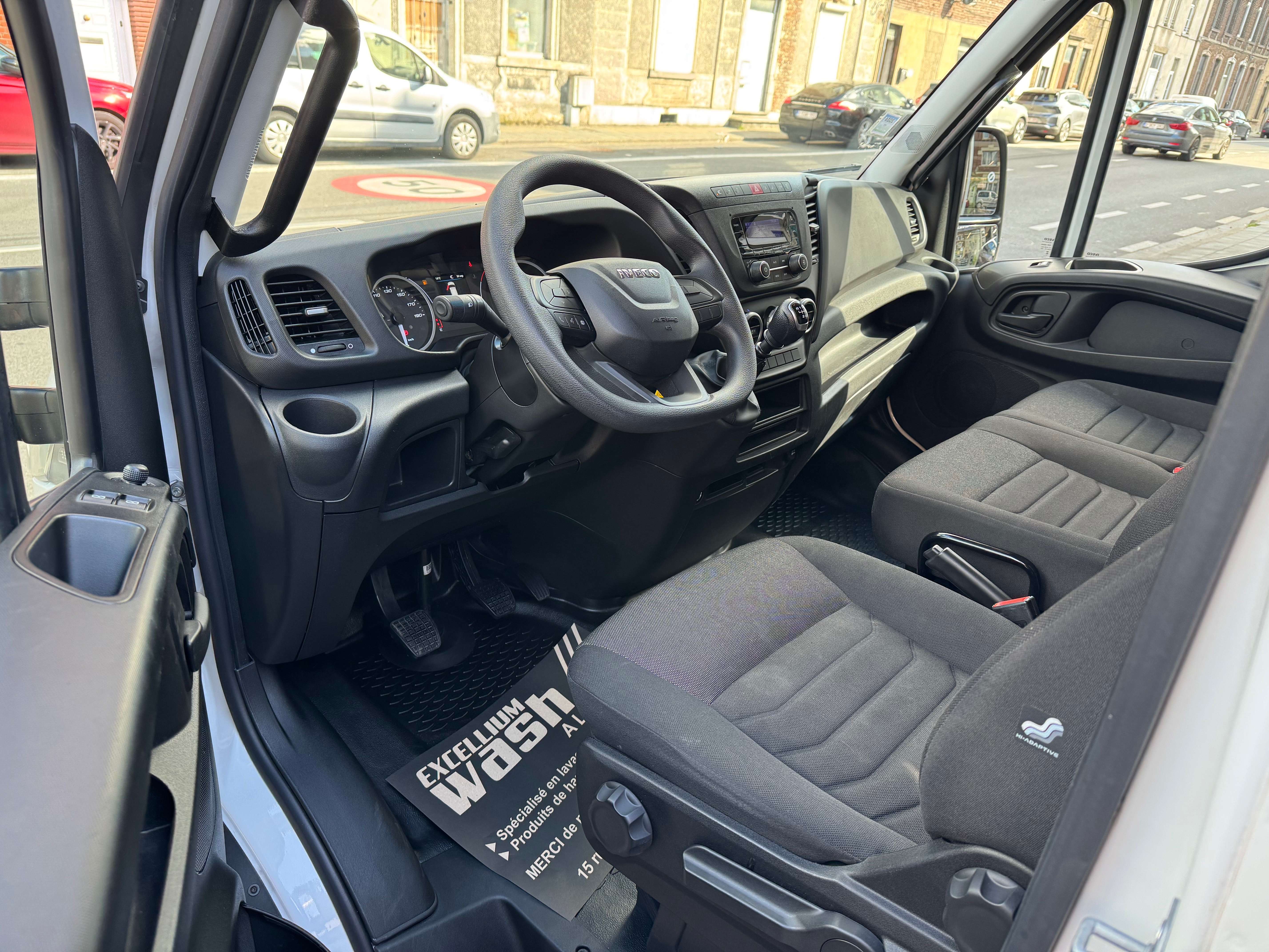 Iveco Daily 2.3 Turbo Airco Vitres Elect 3Places 35S14