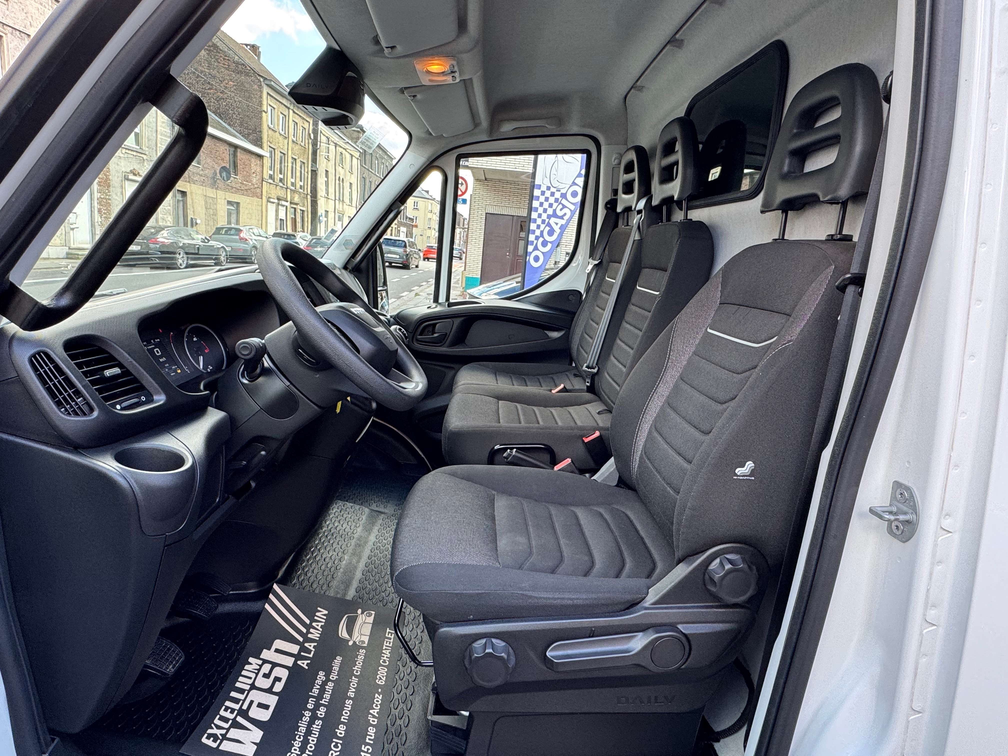 Iveco Daily 2.3 Turbo Airco Vitres Elect 3Places 35S14
