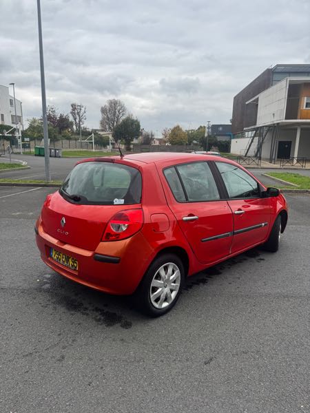 Renault Clio III 1.5 DCI 85 AUTHENTIQUE 5P