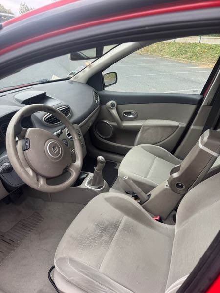 Renault Clio III 1.5 DCI 85 AUTHENTIQUE 5P