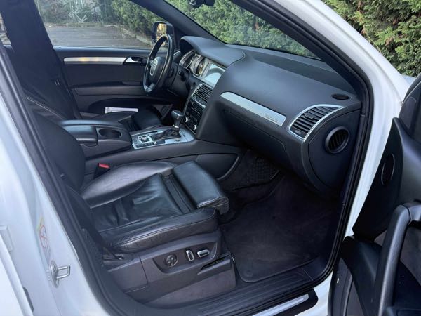 Audi Q7 (2) 3.0 V6 TDI 240 S LINE+ 5PL