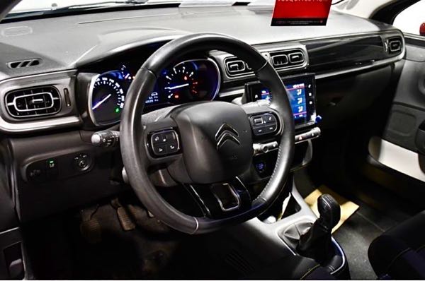 Citroen C3 III (2) 1.2 PURETECH 83cv finition SHINE