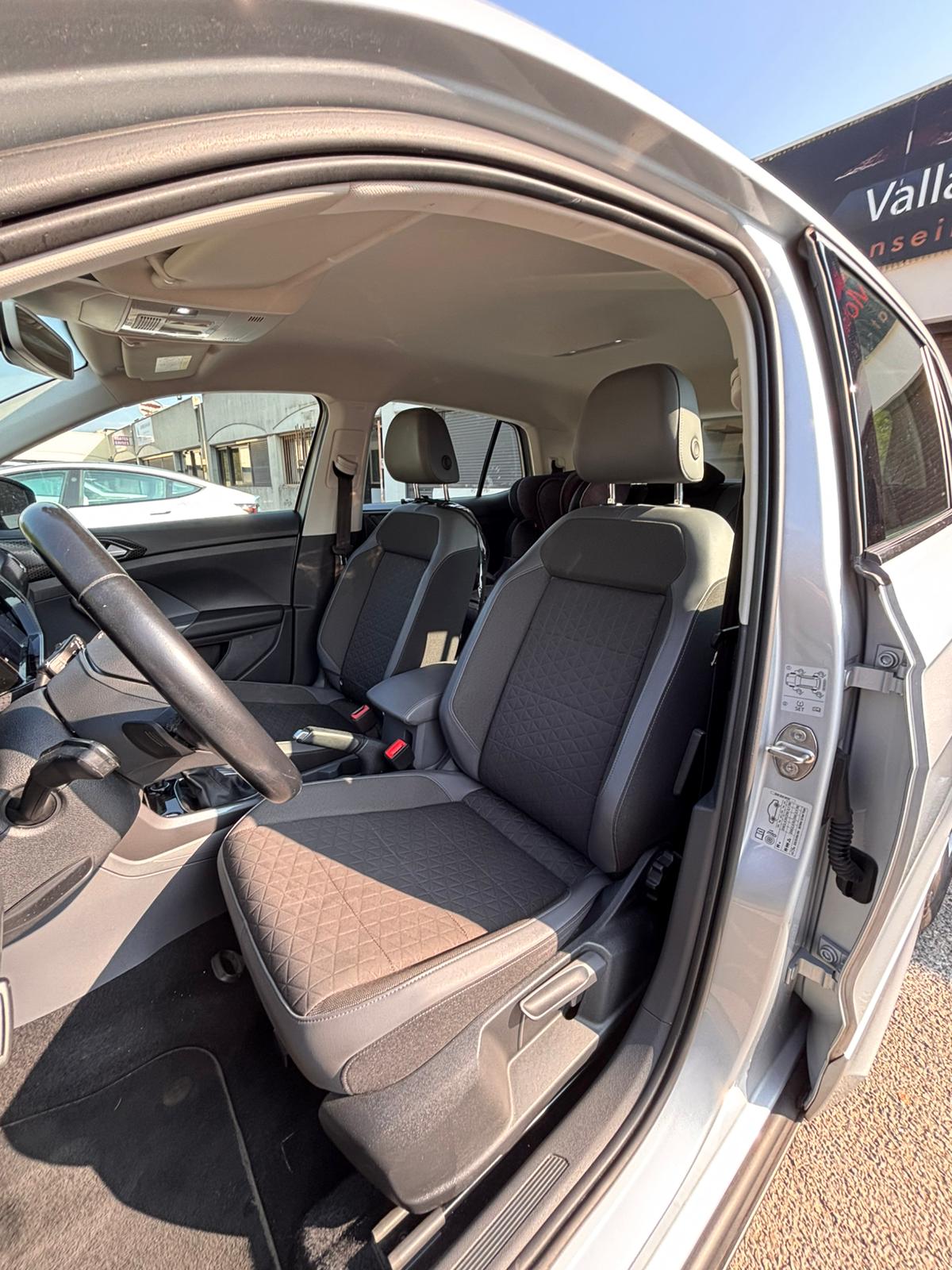 Volkswagen T-cross 1.0 TSI 115 R-LINE DSG