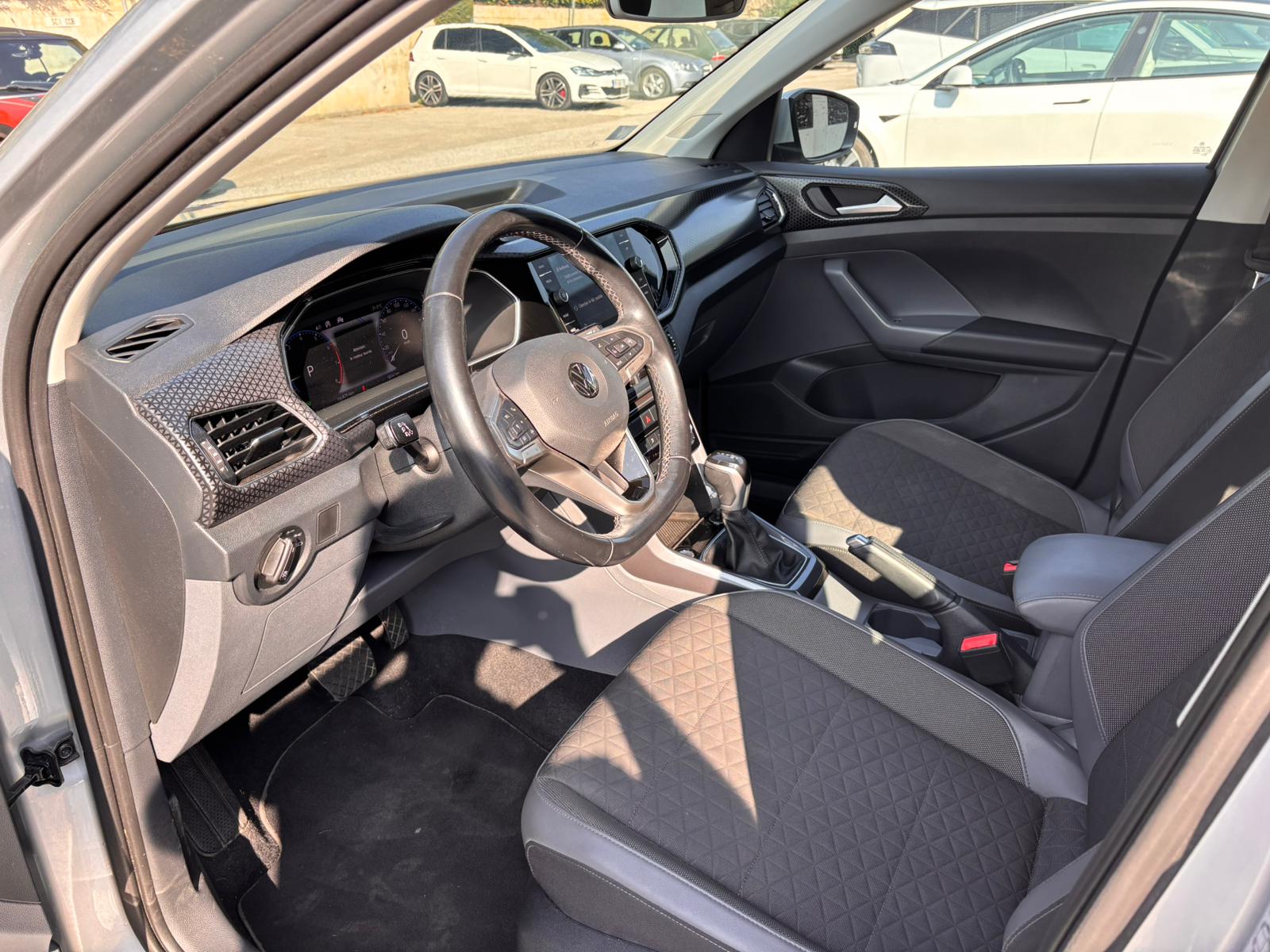 Volkswagen T-cross 1.0 TSI 115 R-LINE DSG