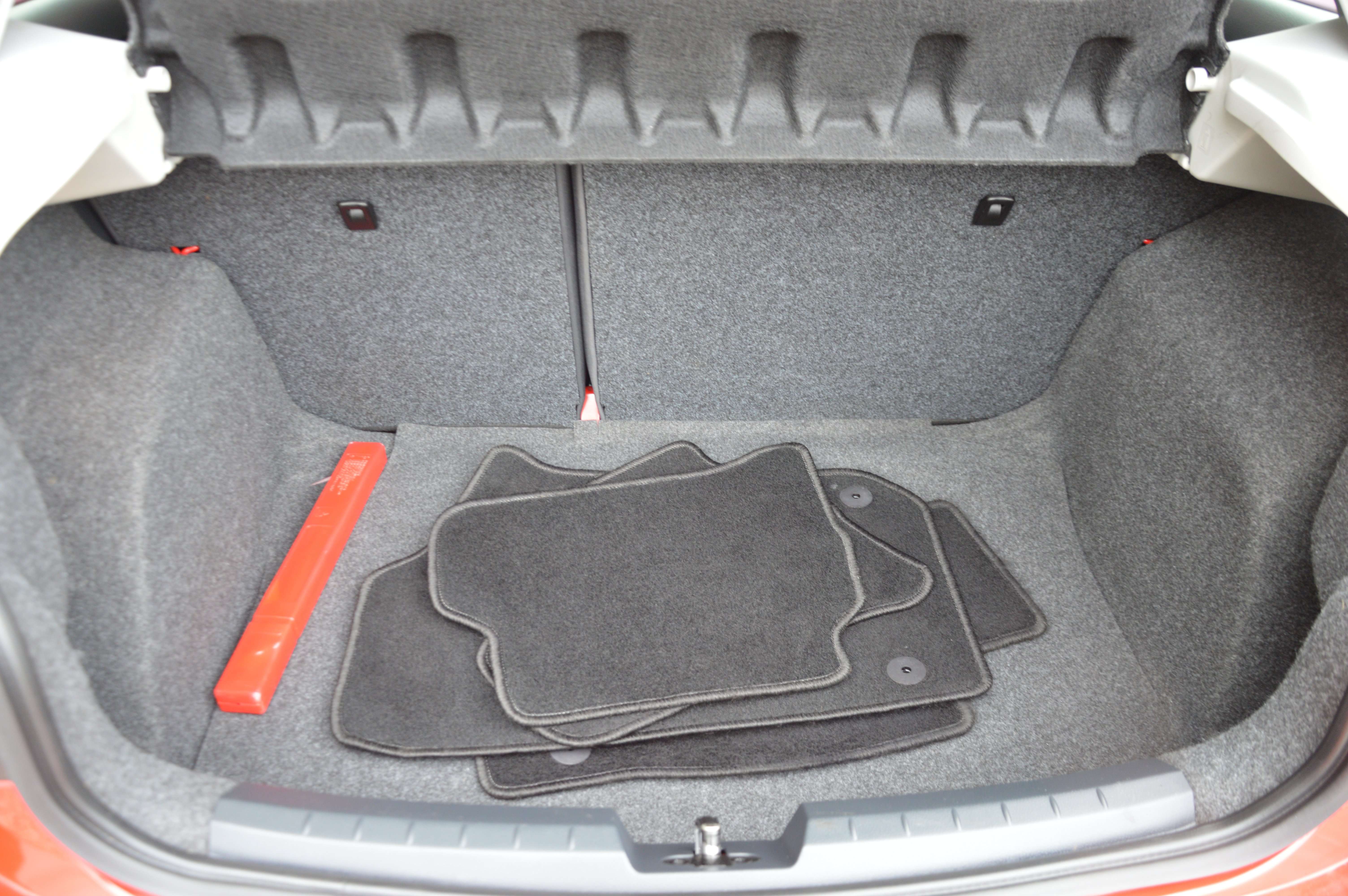 SEAT Ibiza 1.2i Enjoy 40.900KM