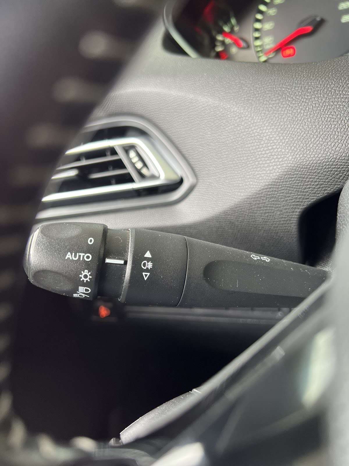 Peugeot 308 SW 1.5 BlueHDi (EURO6d) GPS-CLIM-WiFi-GAR 1AN