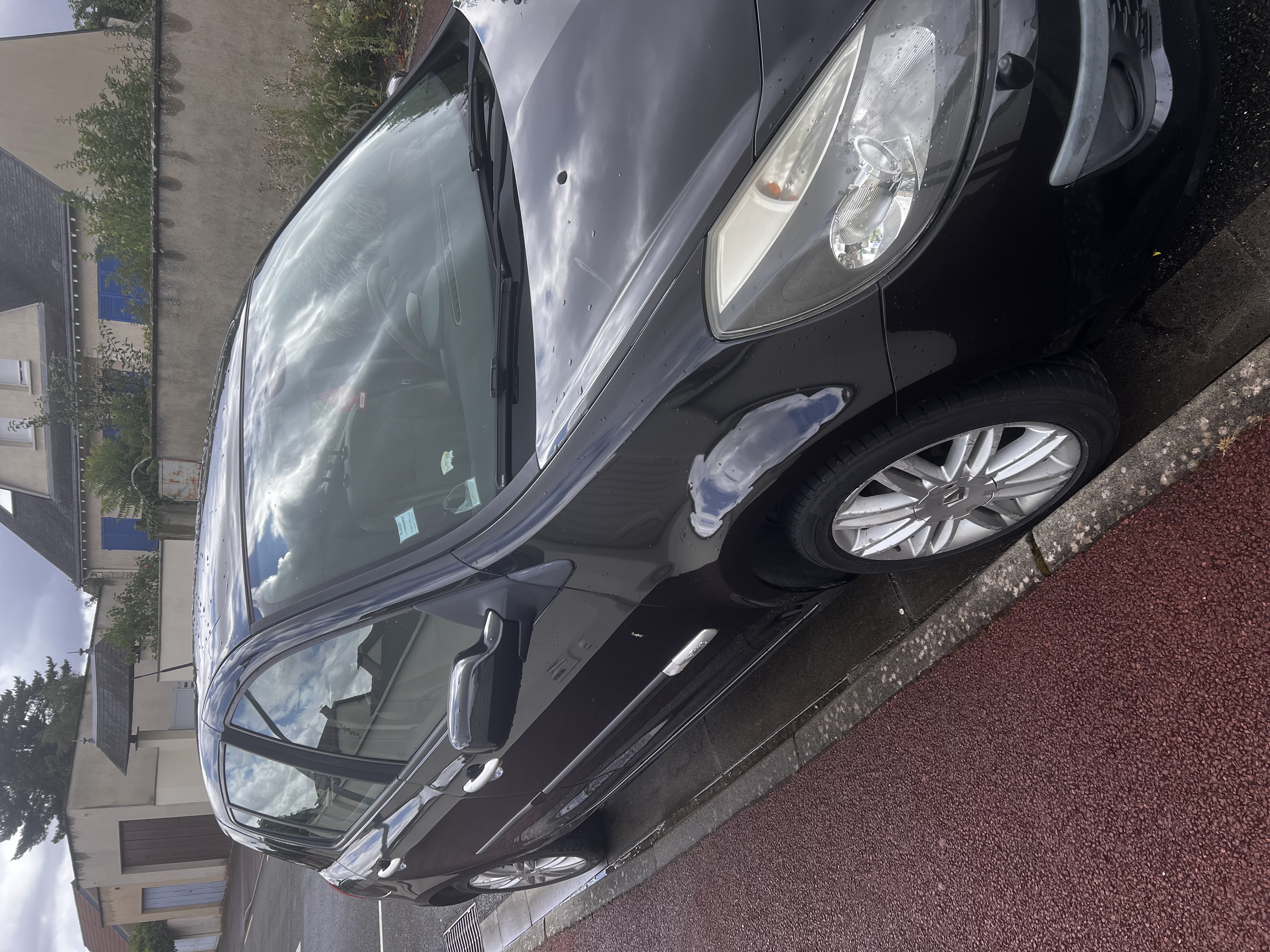 Renault Clio III 1.6 16S 110 INITIALE 5P