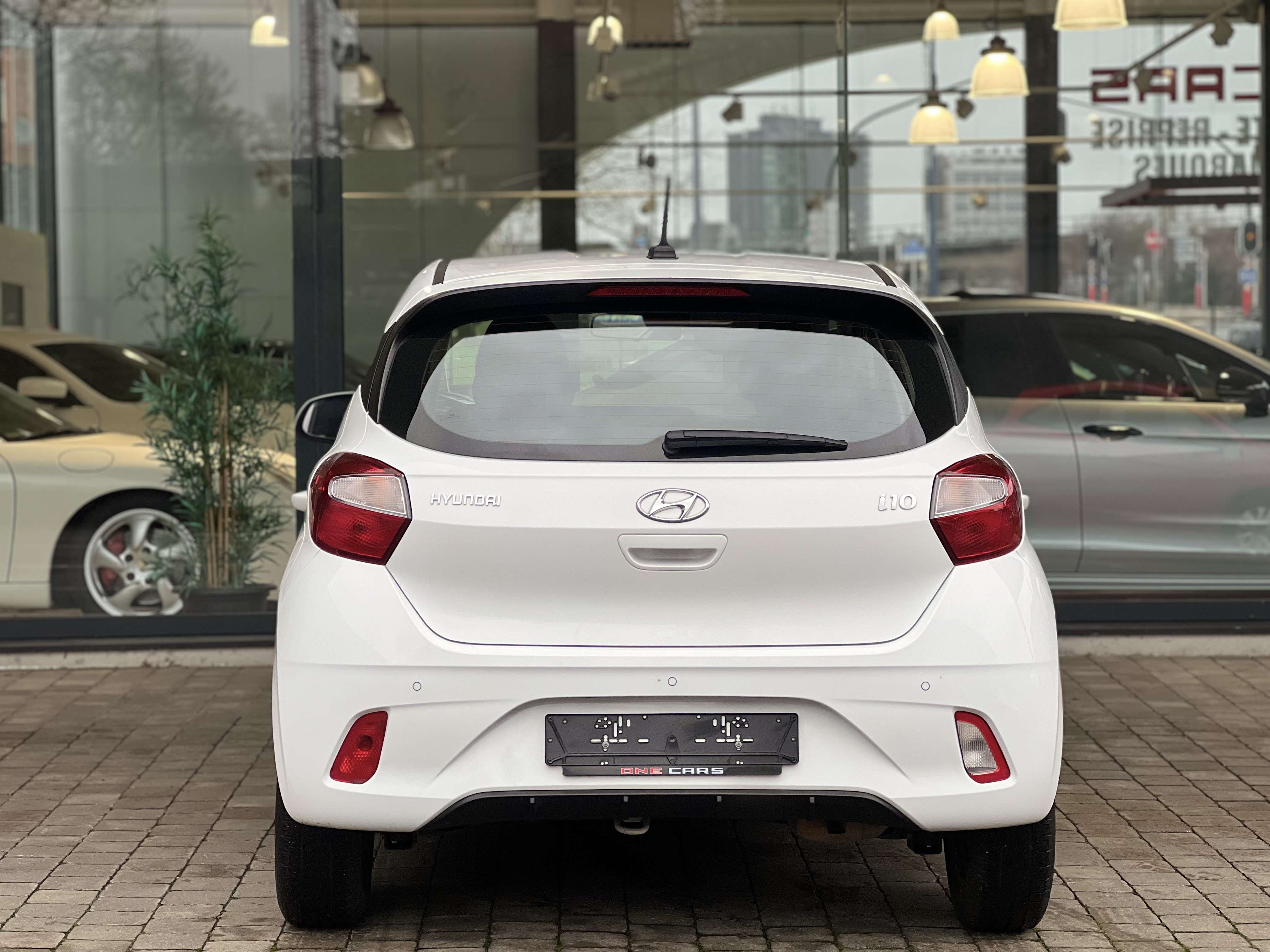Hyundai i10 1.0i (49kw 67cv) AIRCO-PDC-FRONT ASSIST-GAR 1AN