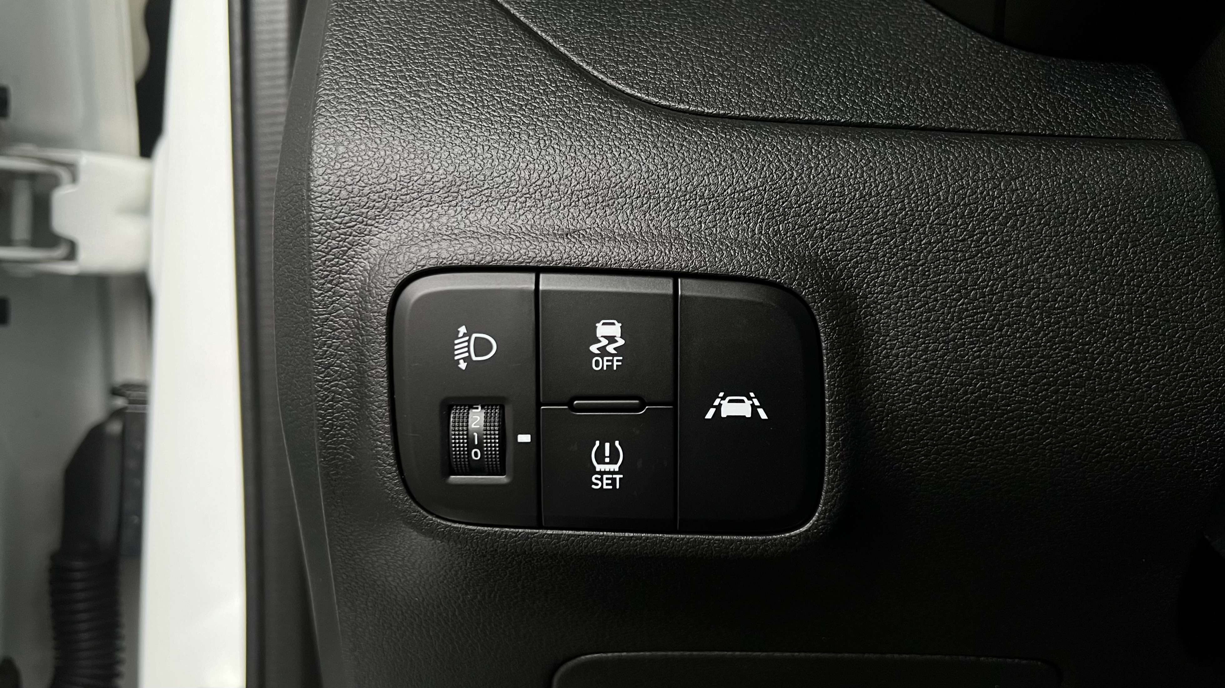 Hyundai i10 1.0i (49kw 67cv) AIRCO-PDC-FRONT ASSIST-GAR 1AN