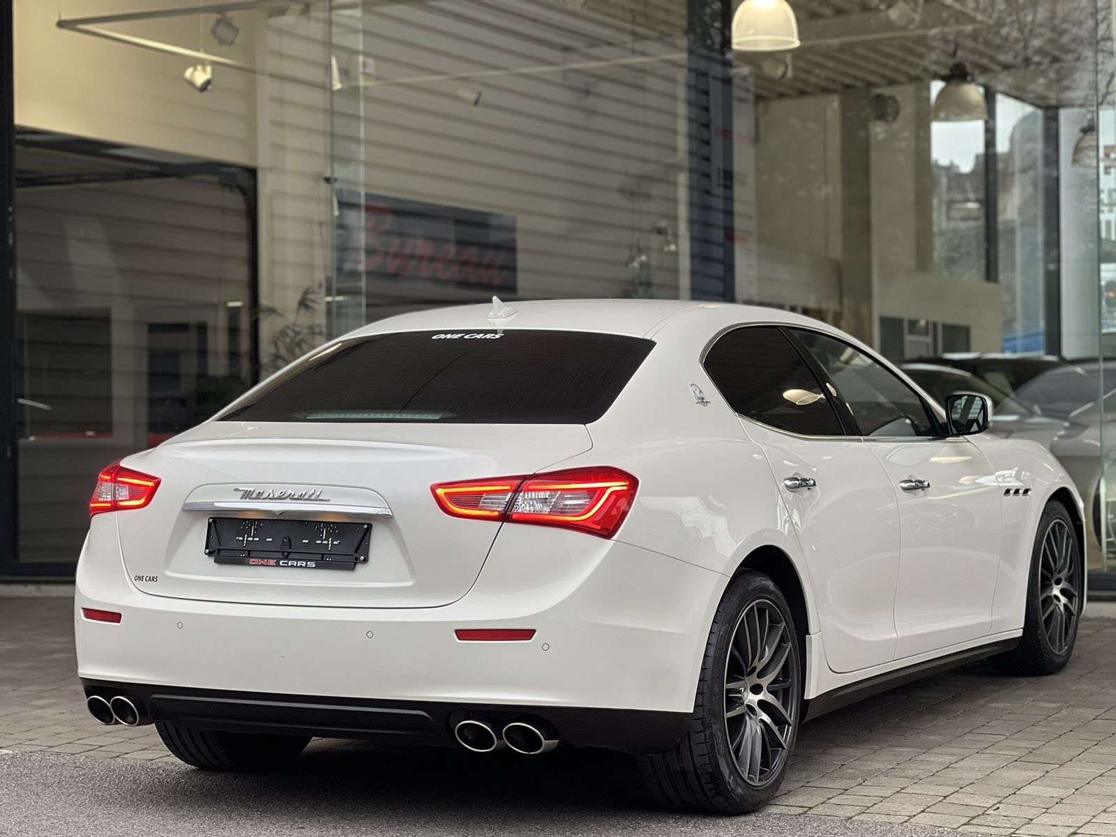 Maserati Ghibli 3.0D ( BLANC ) CLIM CUIR XEN GPS JA19 GAR 1AN..