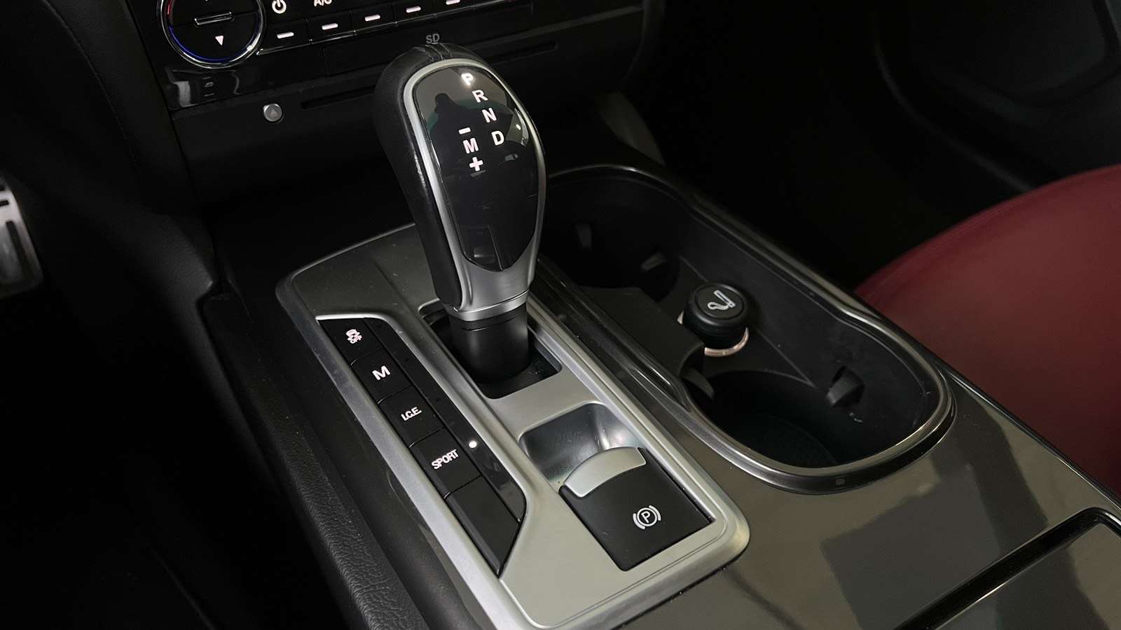 Maserati Ghibli 3.0D ( BLANC ) CLIM CUIR XEN GPS JA19 GAR 1AN..
