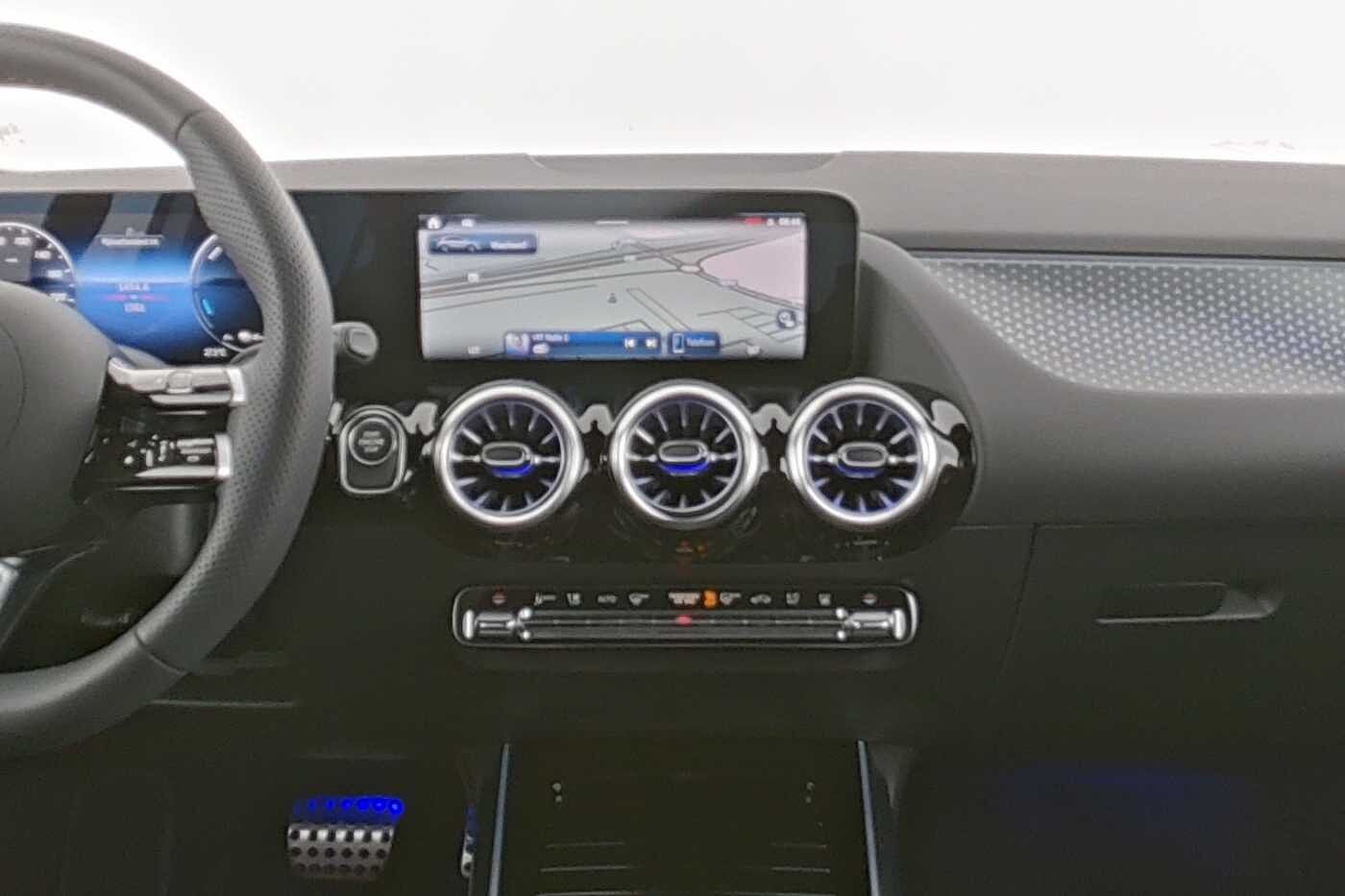 Mercedes-Benz GLA 250  e AMG Line