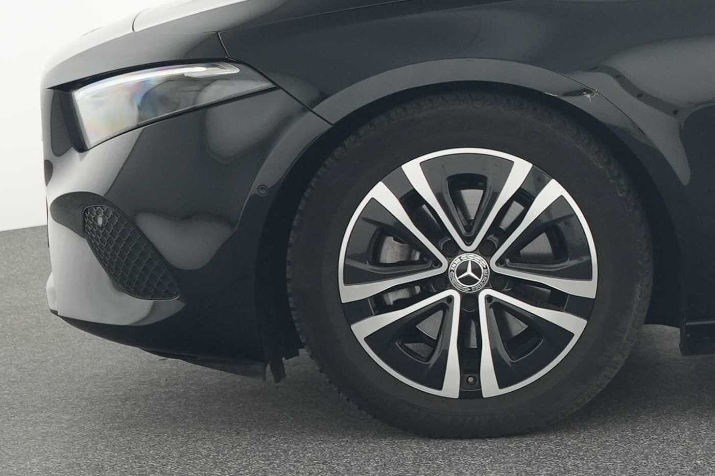 Mercedes-Benz A 180  ...