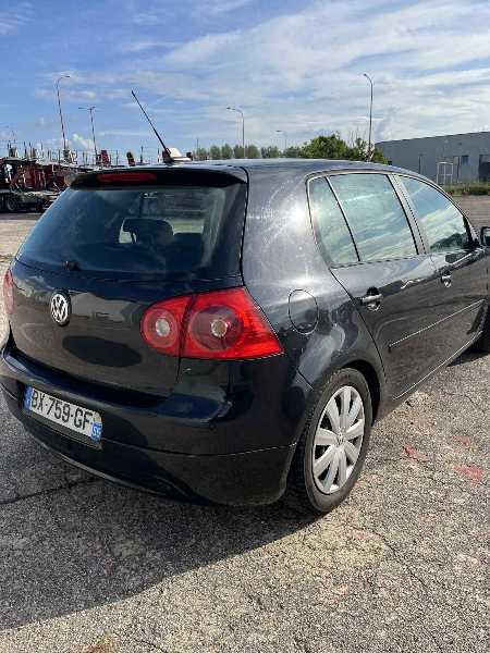 Volkswagen Golf V 1.9 TDI 105 CONFORT 3P