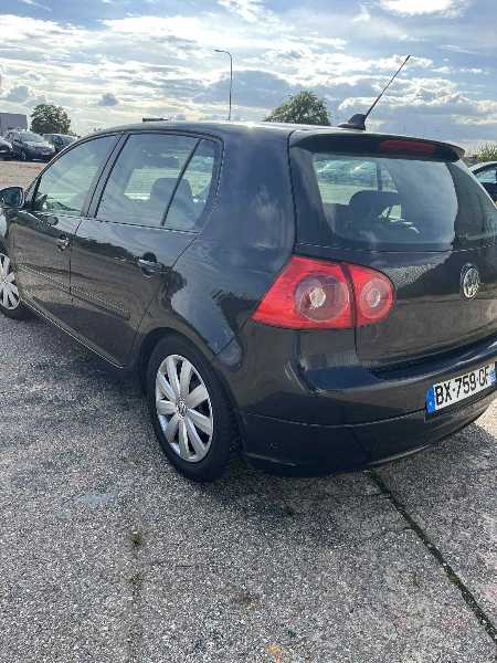 Volkswagen Golf V 1.9 TDI 105 CONFORT 3P