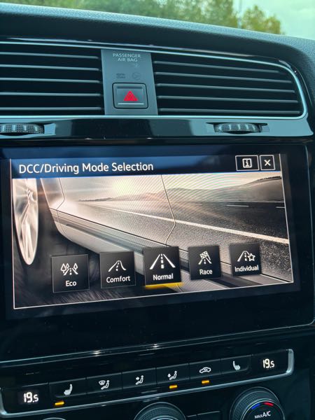 Volkswagen Golf VII (2) 2.0 TSI 310 BLUEMOTION TECHNOLOGY R 4MOTION DSG7 5P