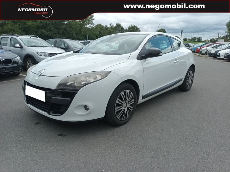 Renault MEGANE III COUPE 1.6 16V 110CH EMOTION