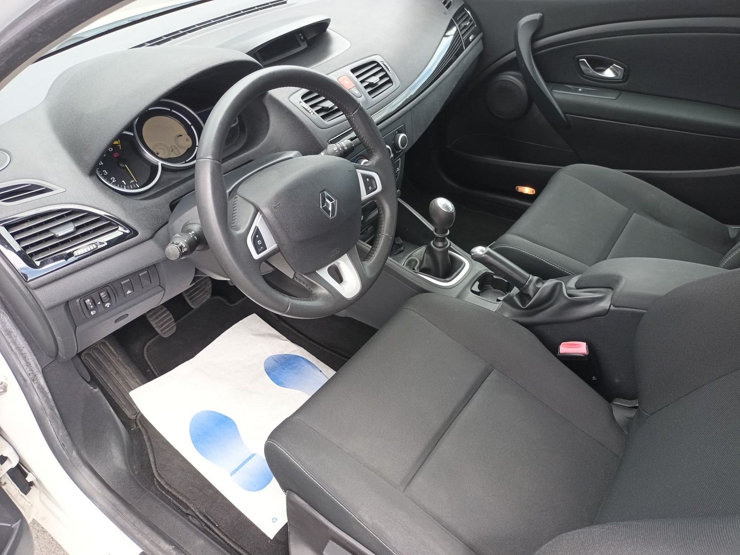 Renault MEGANE III COUPE 1.6 16V 110CH EMOTION