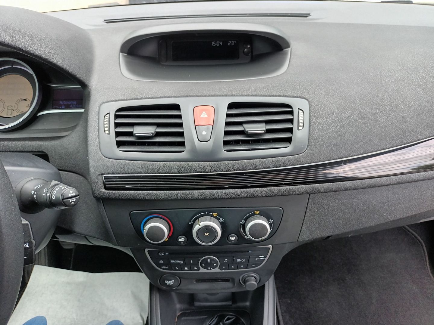 Renault MEGANE III COUPE 1.6 16V 110CH EMOTION