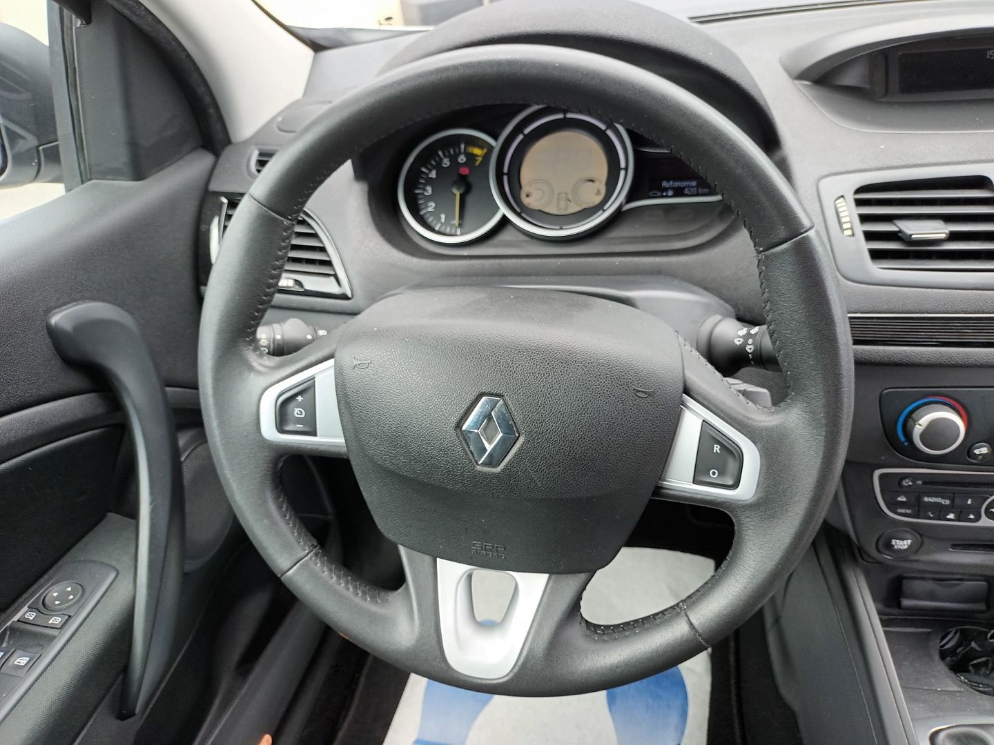 Renault MEGANE III COUPE 1.6 16V 110CH EMOTION