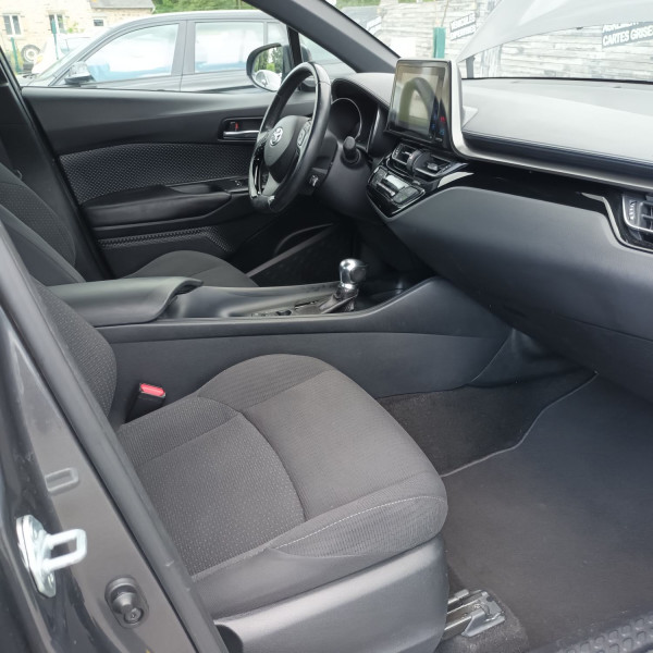 Toyota C-HR 122H DYNAMIC 2WD E-CVT