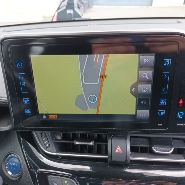 Toyota C-HR 122H DYNAMIC 2WD E-CVT