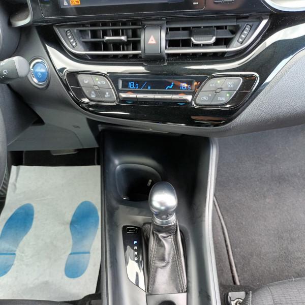 Toyota C-HR 122H DYNAMIC 2WD E-CVT