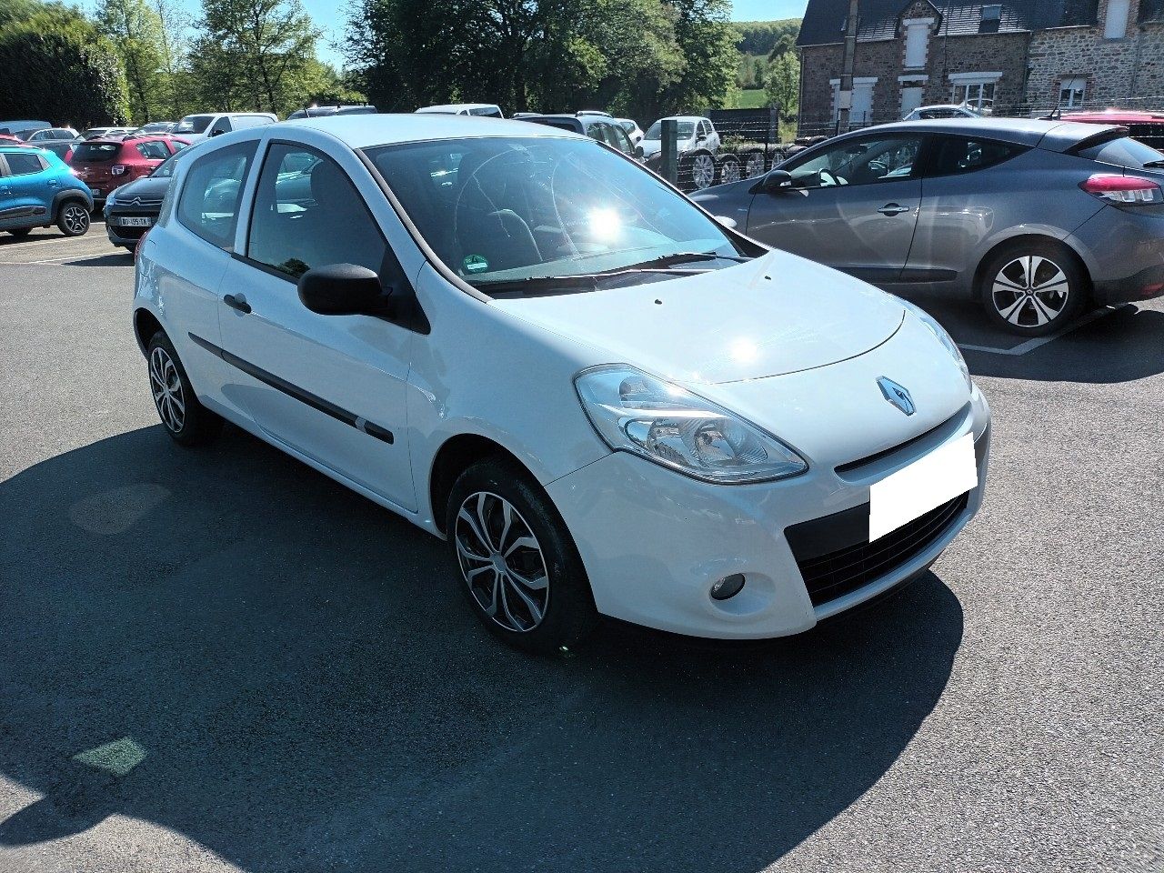 Renault CLIO III 1.2 16V 75CH EXPRESSION 3P