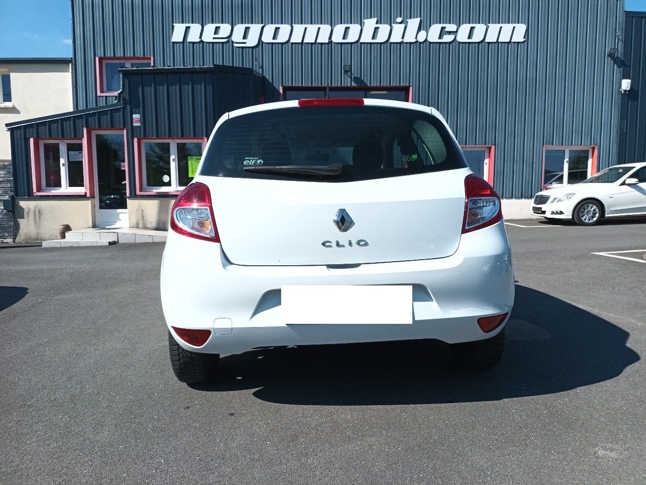 Renault CLIO III 1.2 16V 75CH EXPRESSION 3P