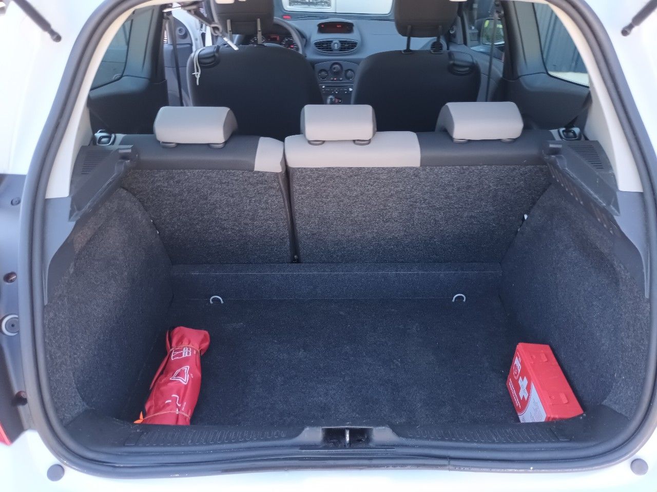 Renault CLIO III 1.2 16V 75CH EXPRESSION 3P