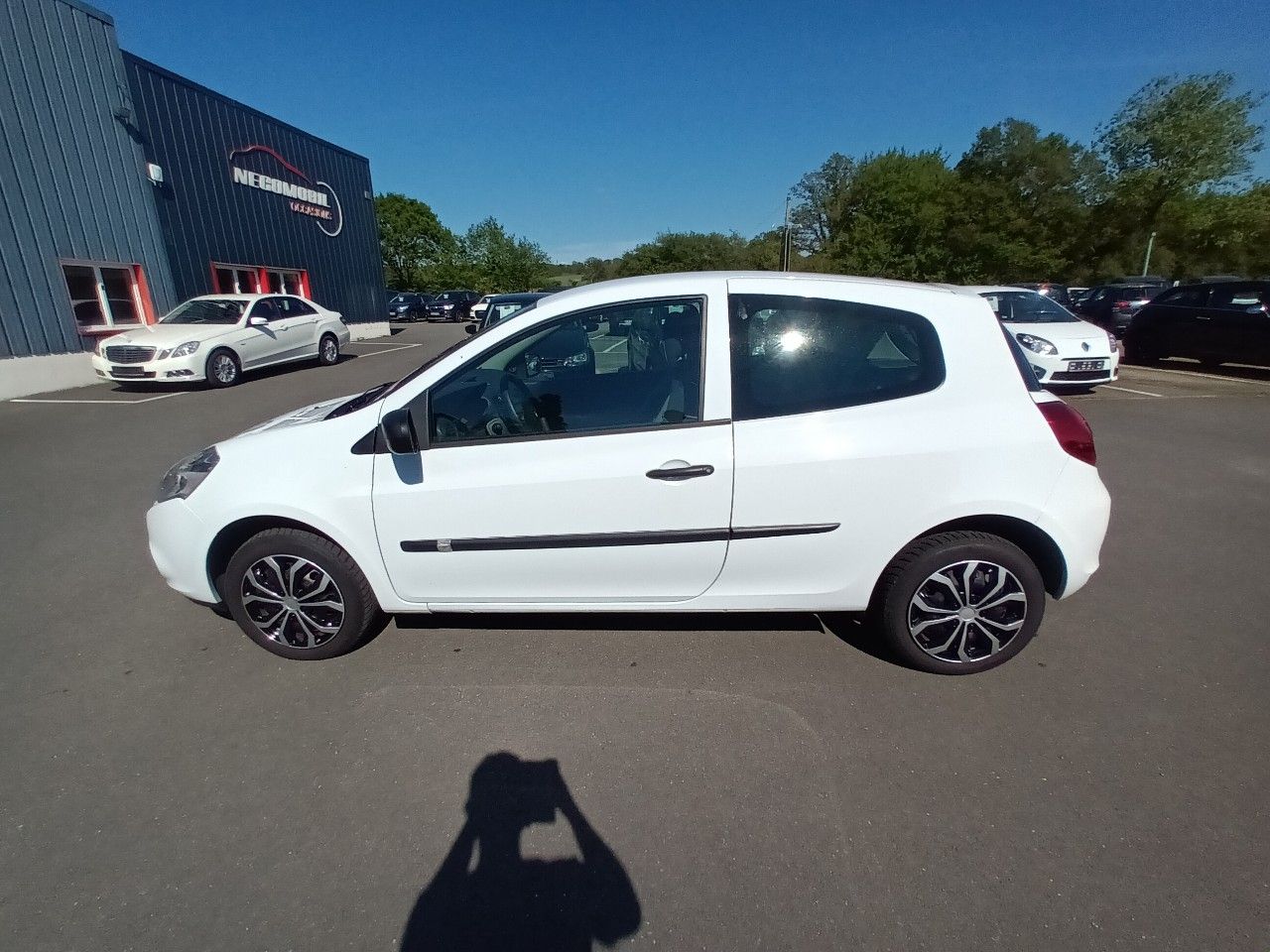 Renault CLIO III 1.2 16V 75CH EXPRESSION 3P